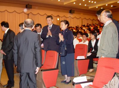 20041223074.jpg